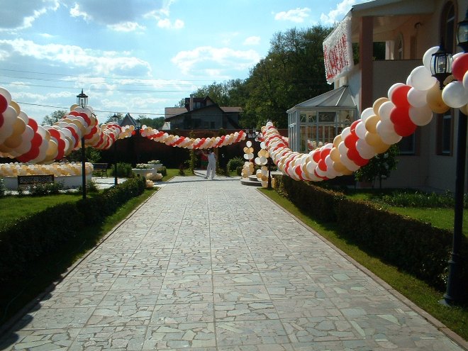 Декор шарами на улице
