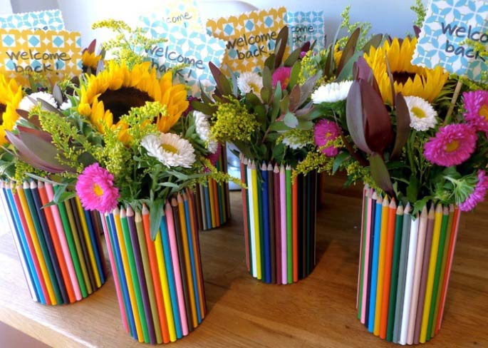 Уникальные вазы из карандашей украсят любой дом