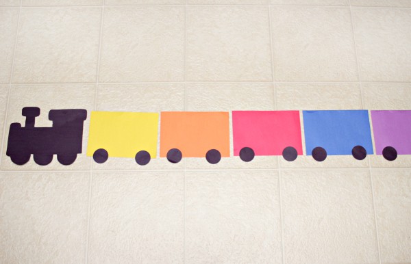 This color sorting train is a super fun way to teach kids to recognize colors, learn to sort objects and count!