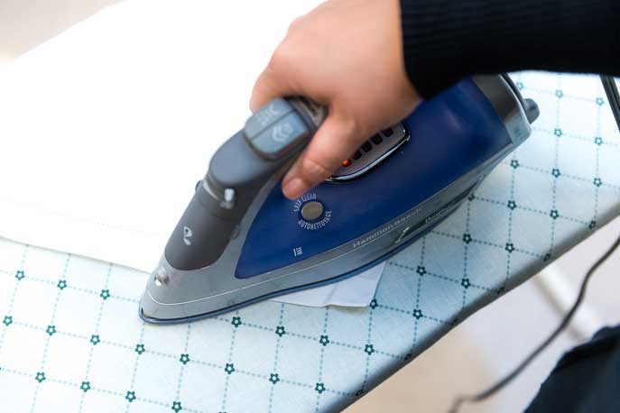 ironing a cotton napkin using a durathon iron