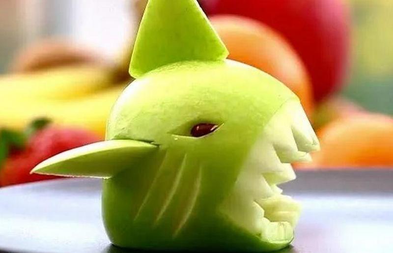 Акула из яблок