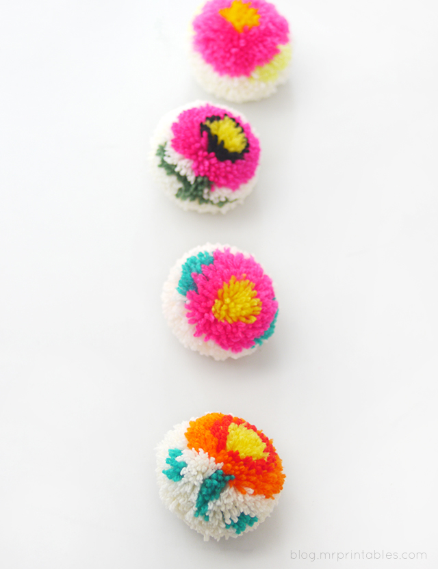Flower Pompoms with a DIY Pompom Maker - Tutorial