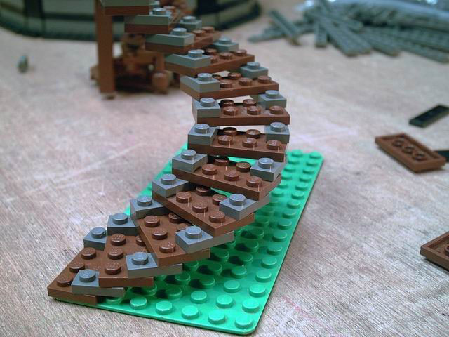Винтовая лестница из Лего