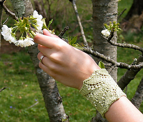 Perdita Cuff Free Knitting Pattern 