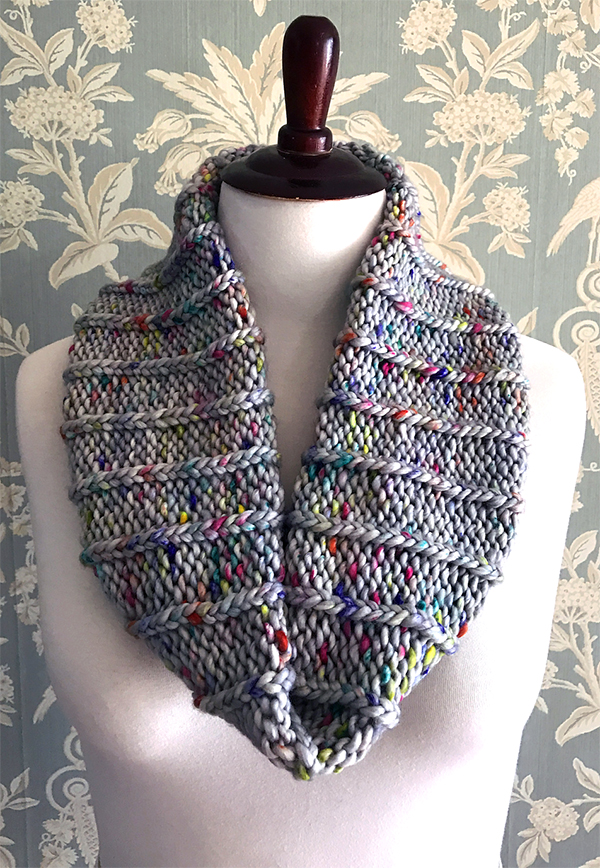 Free Knitting Pattern for Simple Slipped Ribbed Cowl
