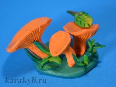 Поделка грибная полянка из пластилина для детей002