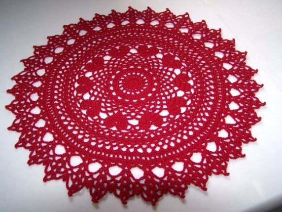 Valentine Ring of Hearts Crochet Doily - Crochet doily patterns are unique and a great investment of time. They take skill and attention to detail and are perfect for relaxing. #crochetpatterns #crochetdoilypatterns #freecrochetpatterns #crochetaddict