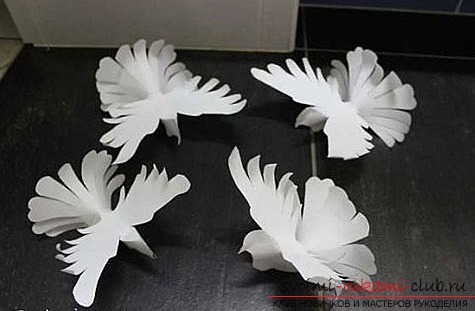 Белые голуби из бумаги. Фото №1