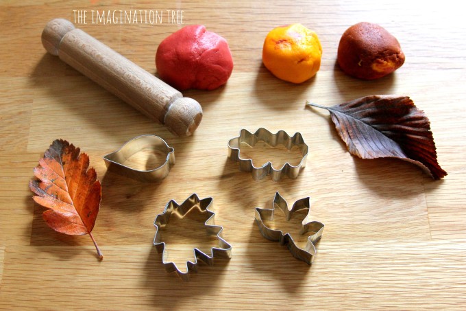 Invitation to create leaf models with autumn spice salt dough