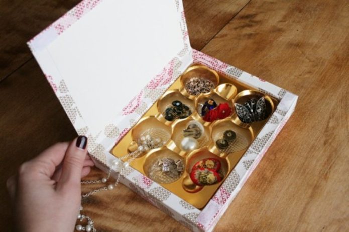 Органайзер для мелочей из коробки от конфет