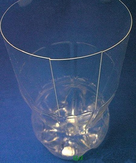 plastic bottle vase- wonderful DIY 4