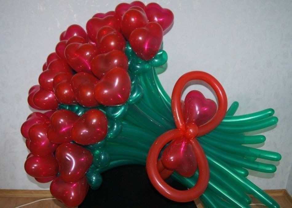 Букет сердечек из воздушных шариков