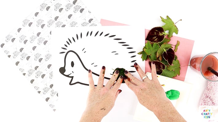 How to Paint Leaves and Create Awesome Lead Prints with a Hedgehog Template. 