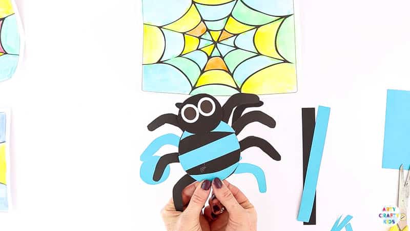 Bobble Halloween Spider Craft for Kids to make. A fun and engaging craft that