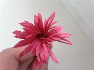 Бумажные цветы в технике квиллинг