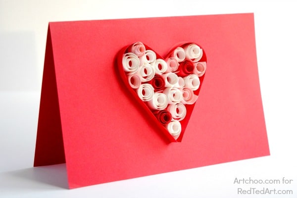 Easy Quilling for kids. Learn the basics of Paper Quilling with these great Paper Quilled Heart Cards for Valentines Day. #valentines #valentinesday #valentinesdaycards #valentinescards #hearts #papercrafts #quilling