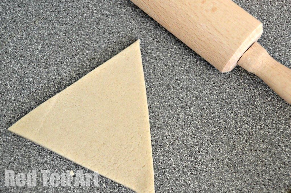 Easy Salt Dough Recipes for kids - make toy bread