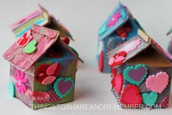Recycled Milk Carton Birdhouse Craft for kids - Birdhouse Idas for Kids made from Milk Cartons, these are an adorable valentines day activity for kids