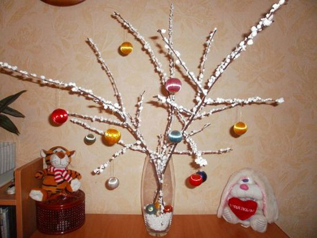 Снежные деревья из пенопласта для детского сада-3