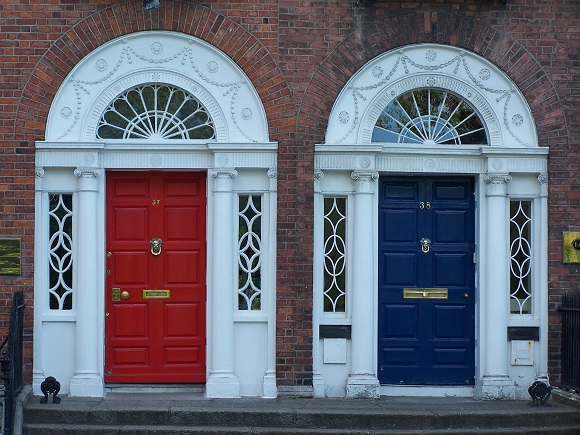 beautifully-painted-wooden-front-doors